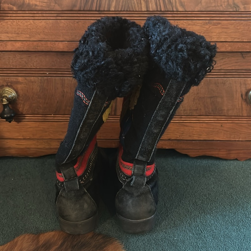 Vintage Tecnica Embroidered Boho Fur Winter Boots - Picture 4 of 7